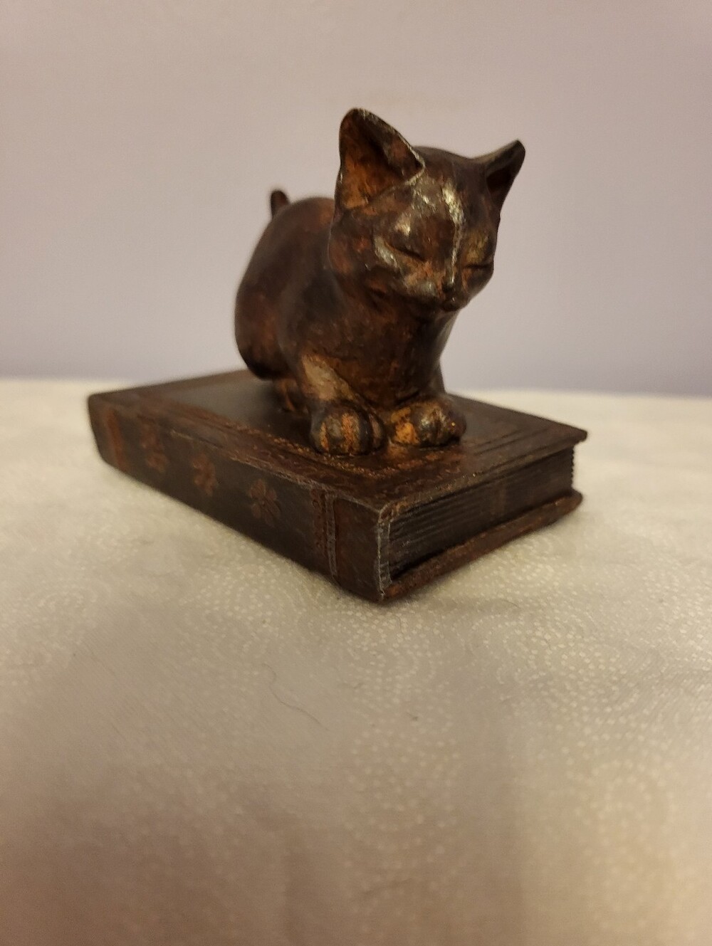 Decorative Brown Cat Figurine on Book - Home Accent Decor - Picture 8 of 10